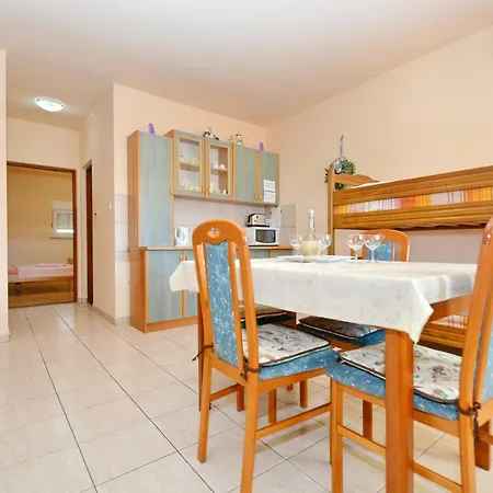 Stefi Apartman Vir