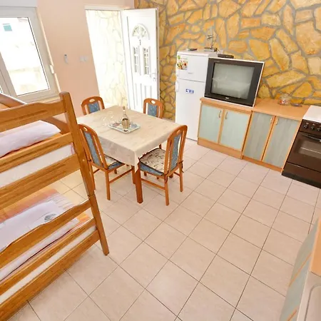 Stefi Apartman Vir